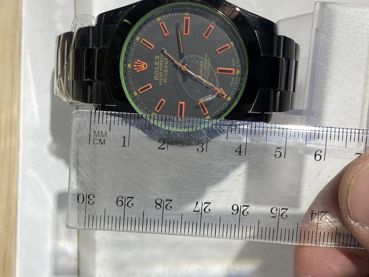 gucci vintage watch - luxury timepiece