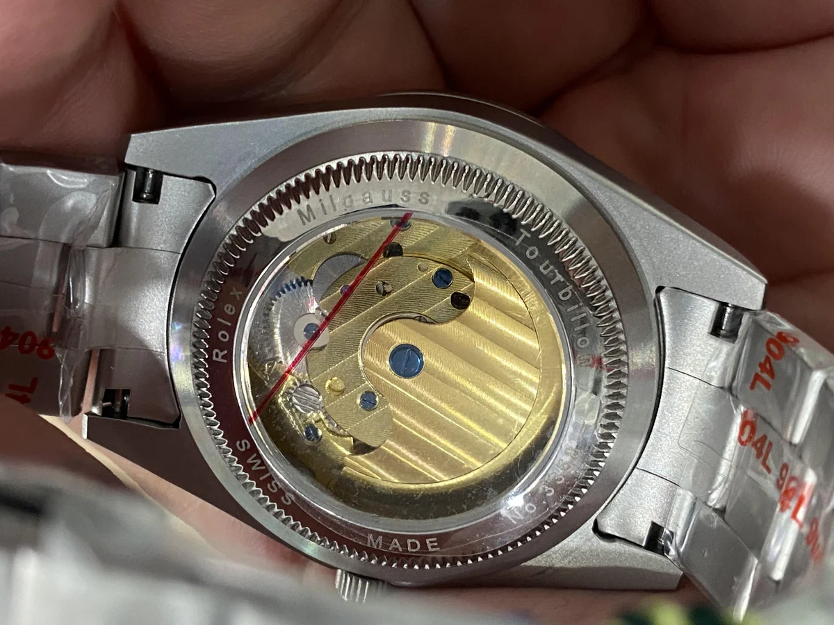 watches worn by james bond - luxury timepiece