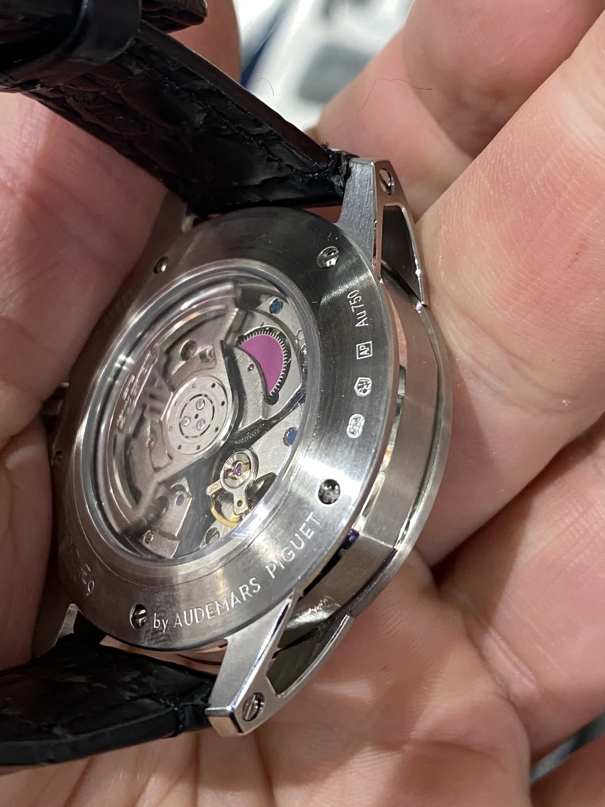 audemars piguet royal oak in depth review 2 - luxury timepiece