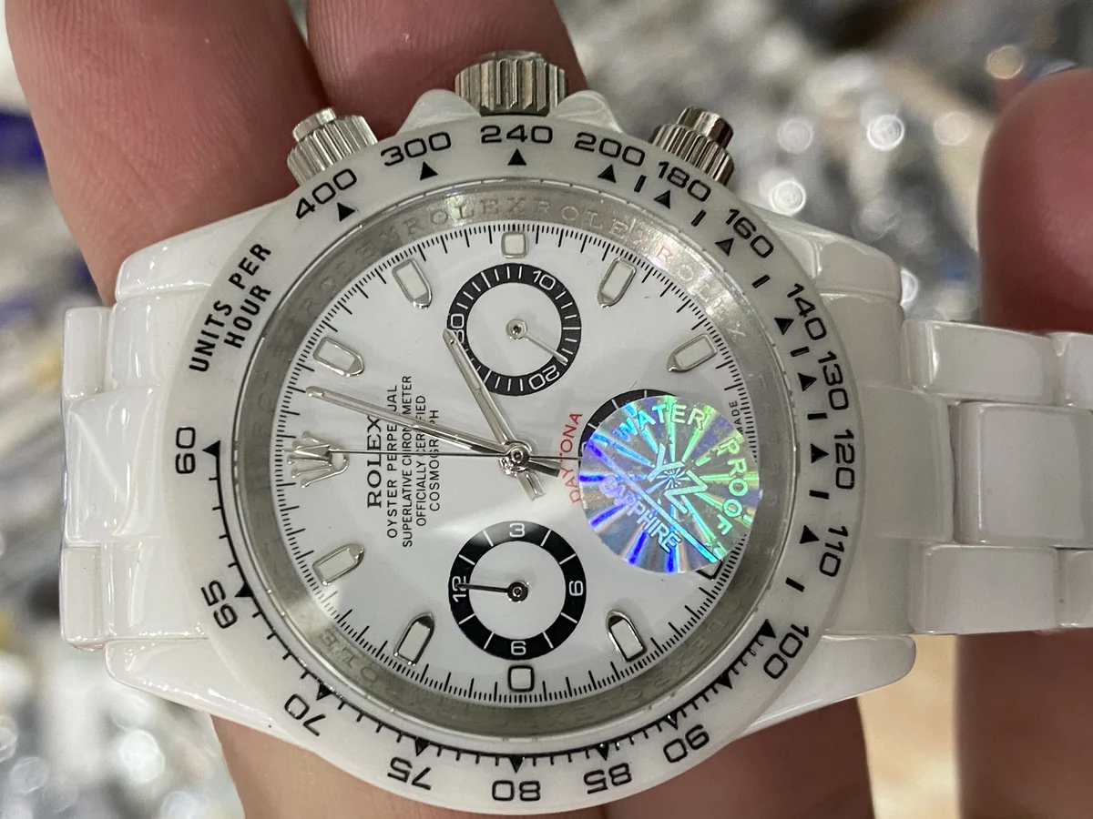 luxury watch box in depth review 3 - luxury timepiece