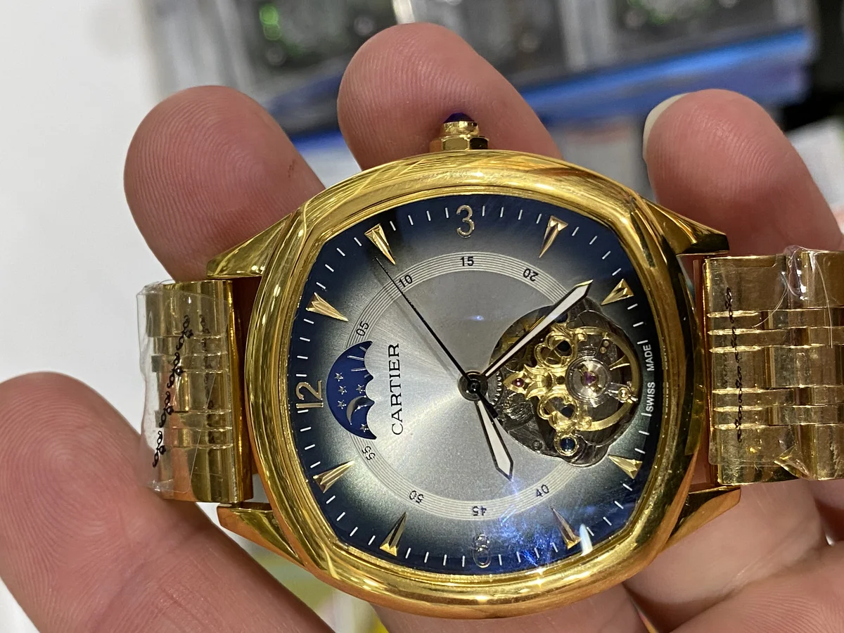 cartier panthere watch - luxury timepiece