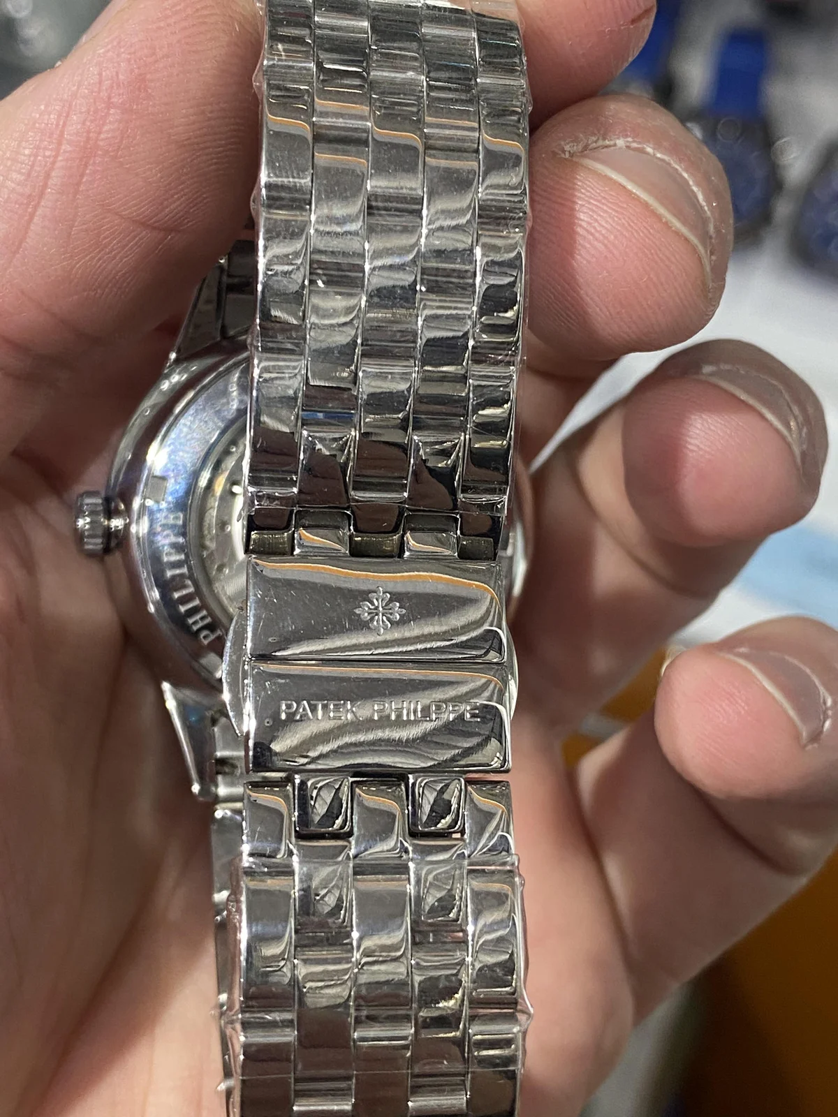 Best Luxury Watch Under 10000 - detail