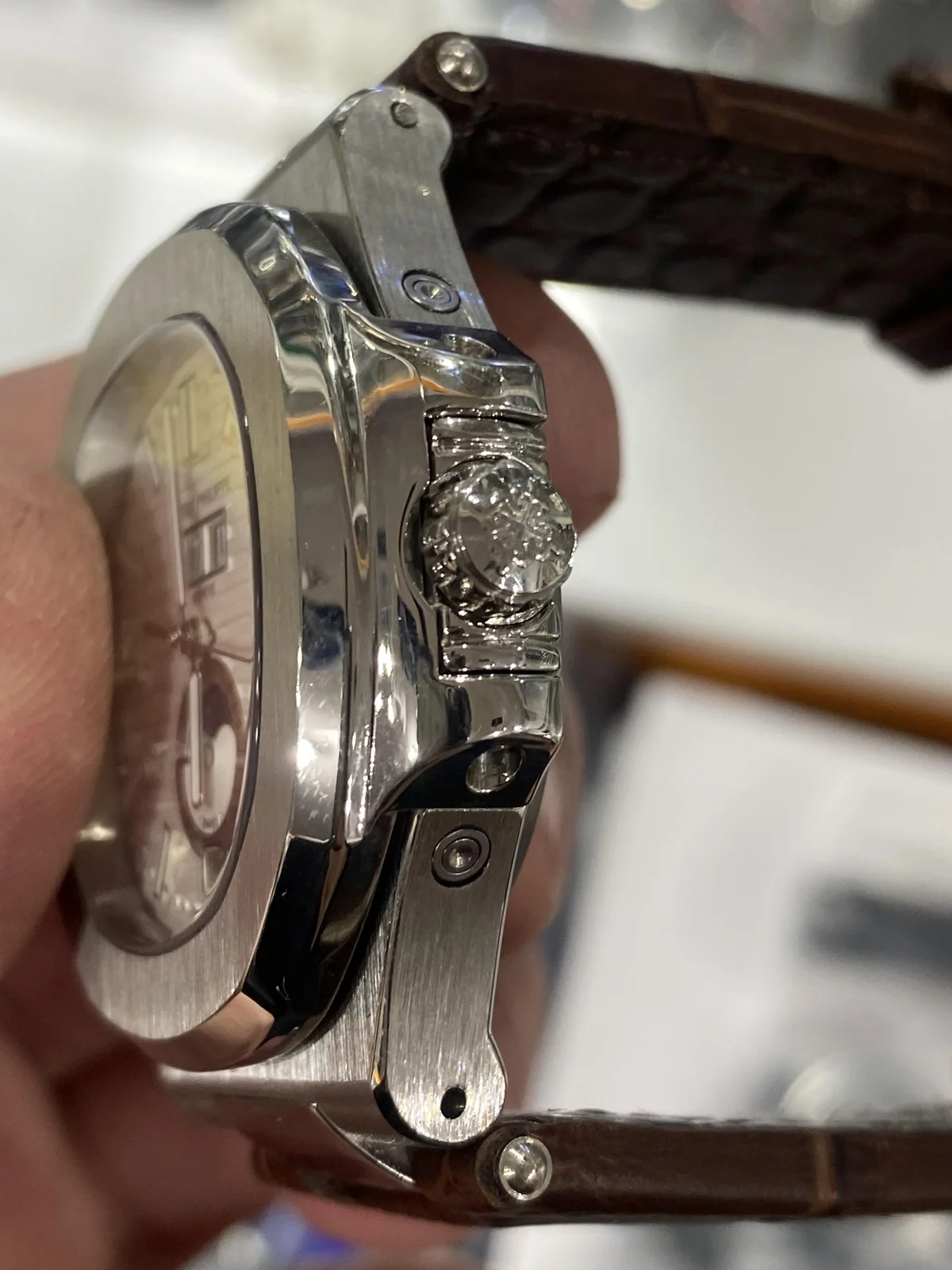 Patek Philippe Authentication Guide - detail