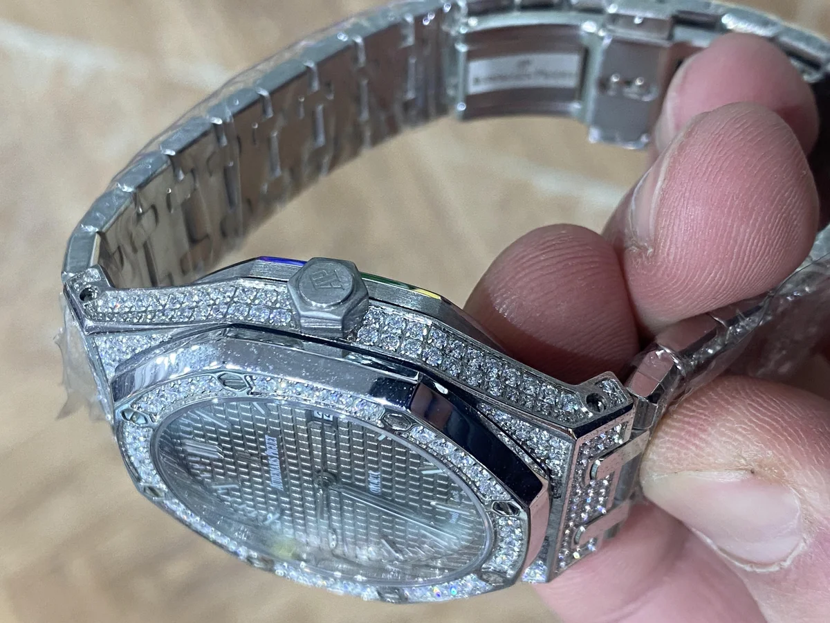 AP Millenary Collection Guide - detail