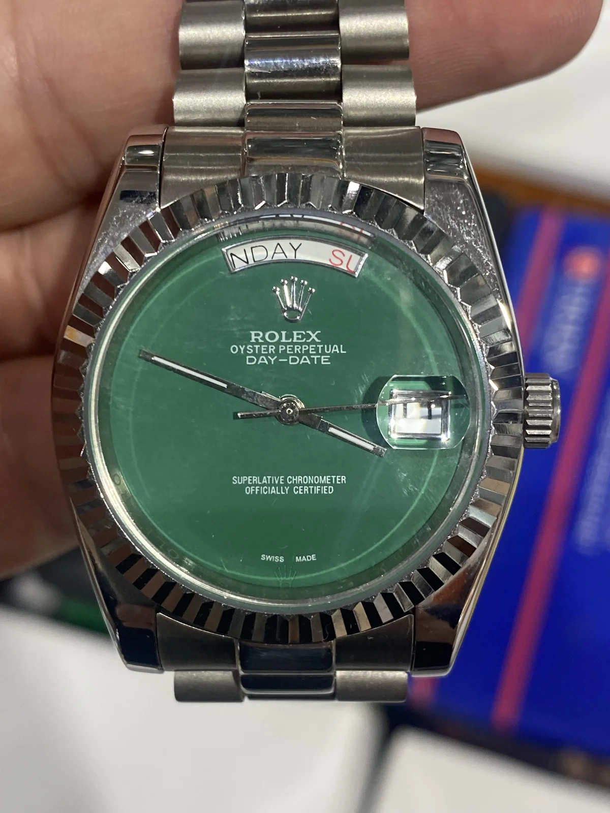 Luxury Watch Travel Case Guide - detail