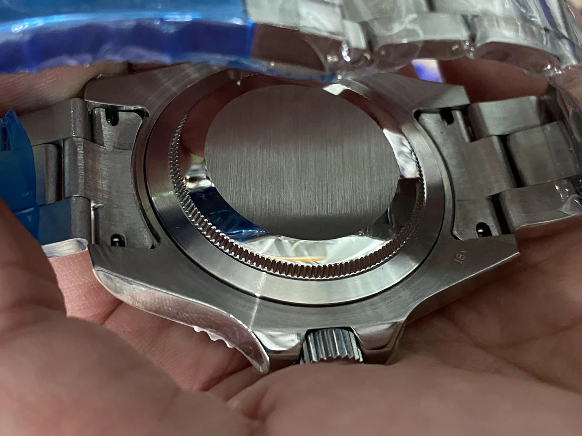 Best First Luxury Watch to Buy - detail