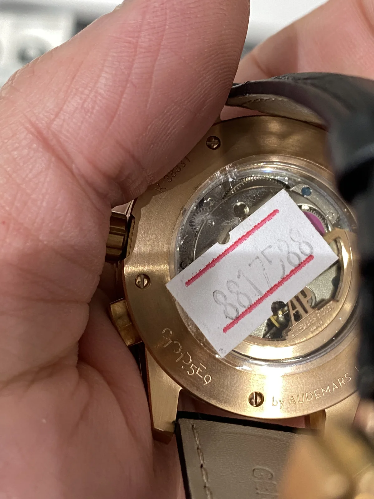 AP Royal Oak Blue Dial Guide - detail