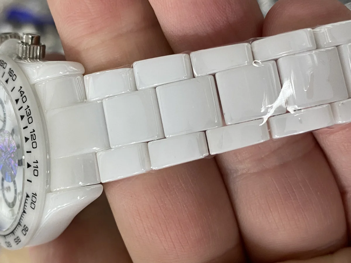 Hodinkee vs A Blog to Watch - detail