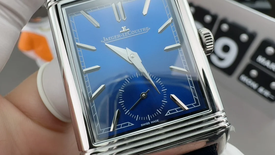 Vintage Omega Speedmaster collecting - detail